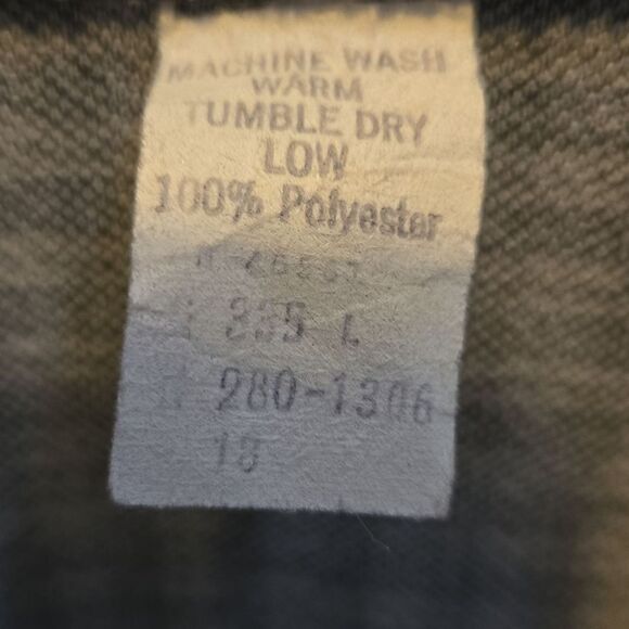 Unknown Source Classic Checkered Button Down Shirt - Picture 4 of 4